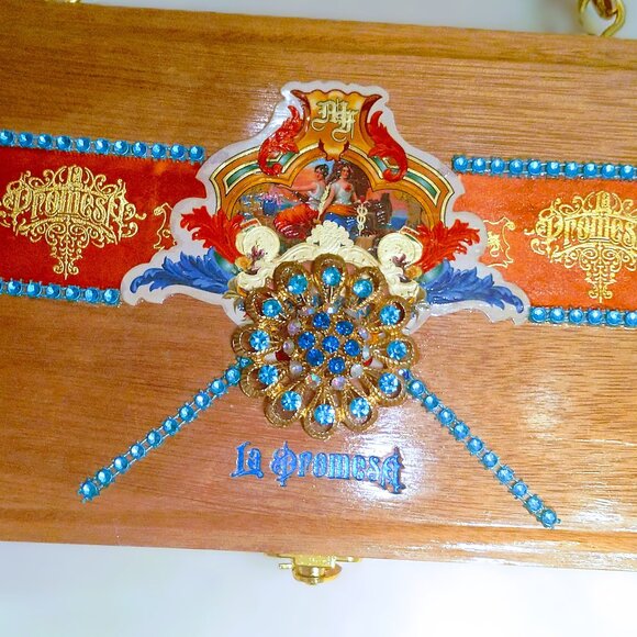 Suenos de Saundra Upcycled Collection, La Promese Cigar Box, Purse - Picture 5 of 12